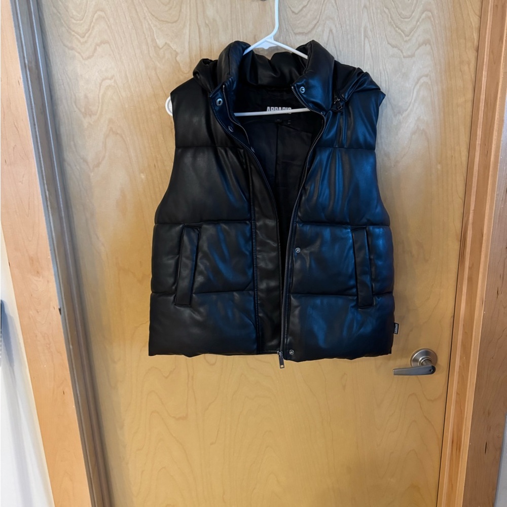 Apparis Black Puffer Vest